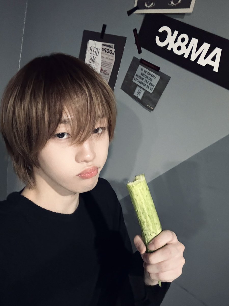 hulidango's tweet photo. 포카뽑아야지 https://t.co/aZ3oSVSZet