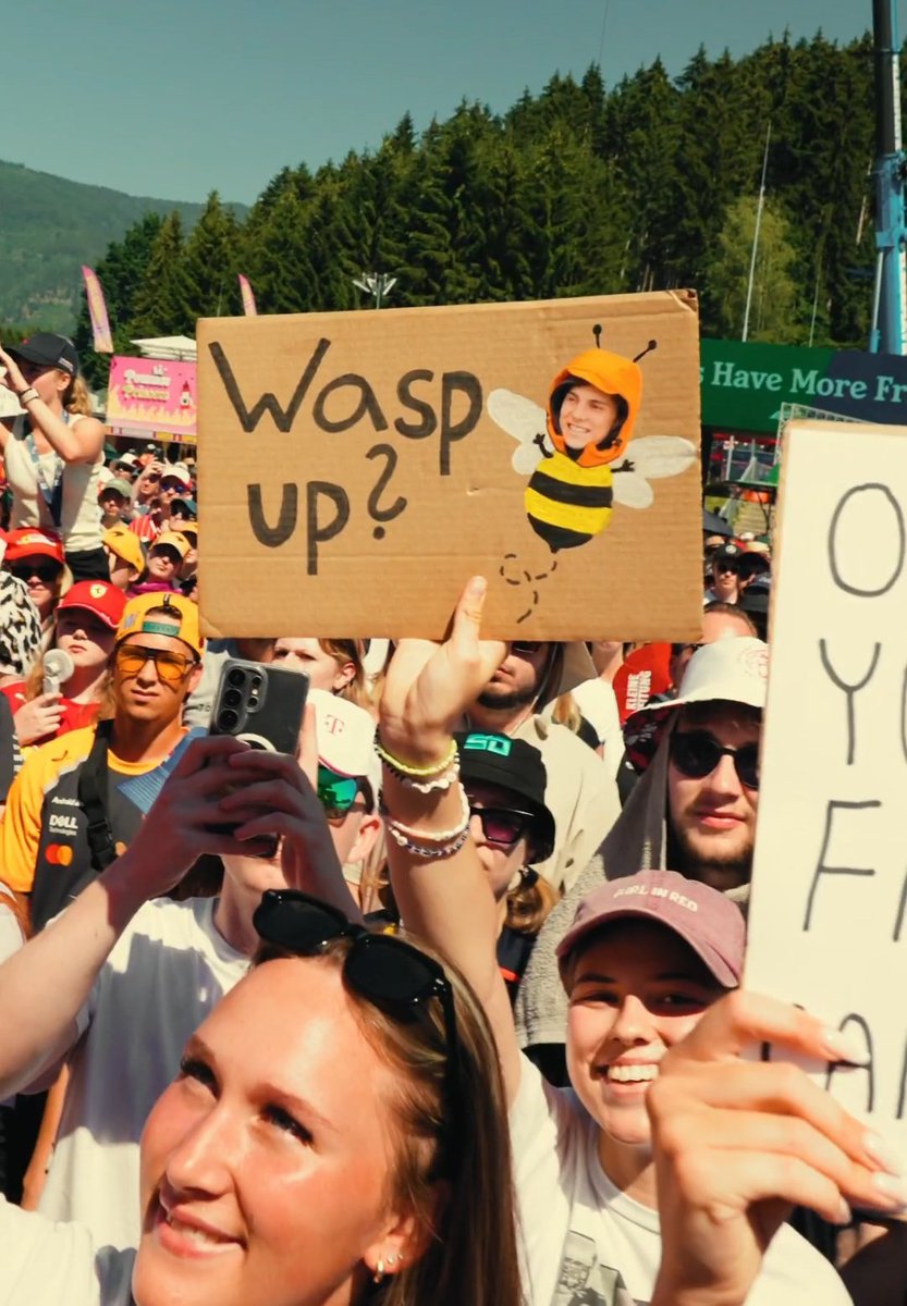 laurogeitabat's tweet photo. this "wasp up?" sign 🥹🫶🏻 https://t.co/eA5geYbdpq