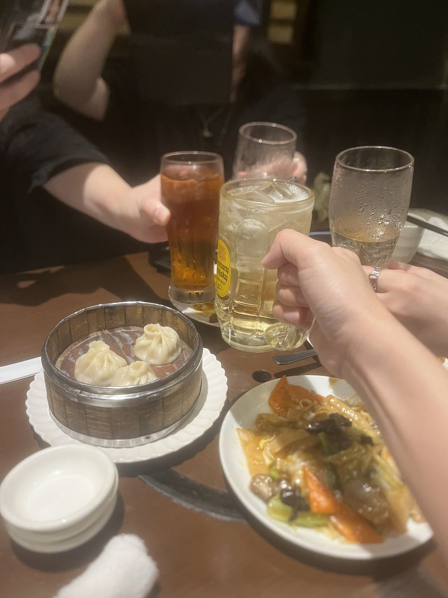 em_hmwr's tweet photo. クロチャおわっちゃった!
本当に楽しかった!
お会いできた皆様ほんとにありがとうございました
あつしくんよいイベントを開催ありがとう!お疲れ様!
#closetchild
#クロチャ https://t.co/DSR7FfszJx
