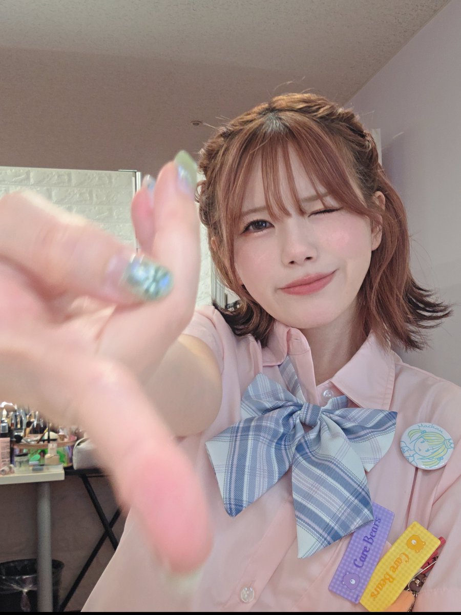 MachicoOfficial's tweet photo. #アクティ部 10周年おめでとうー✨
あたいは、歯に着せぬあいつらが大好きなんだい😘💙♥️💛💚
制服🩵🩷ずーっと笑ってたww
はるにゃんたんじょびおめでちん🎁🎂
当日お祝いできてはぴはぴだよー!
BY:Machico(・山・)#まち吉あいみーな https://t.co/H1nkWCm2co