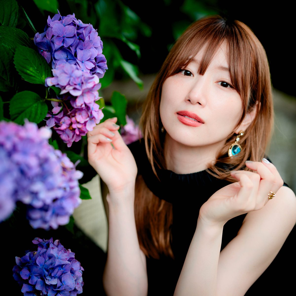 cossiegram's tweet photo. model : 𝘼𝙆𝙊 @_akiko511_

囁き…

#ポートレート #portrait #紫陽花 #アジサイ https://t.co/ooK27IAraI