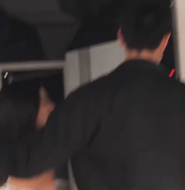 doughnbil's tweet photo. nandun na eh!!!! 🤣 will always always be their thing. https://t.co/YcIAjChZCp