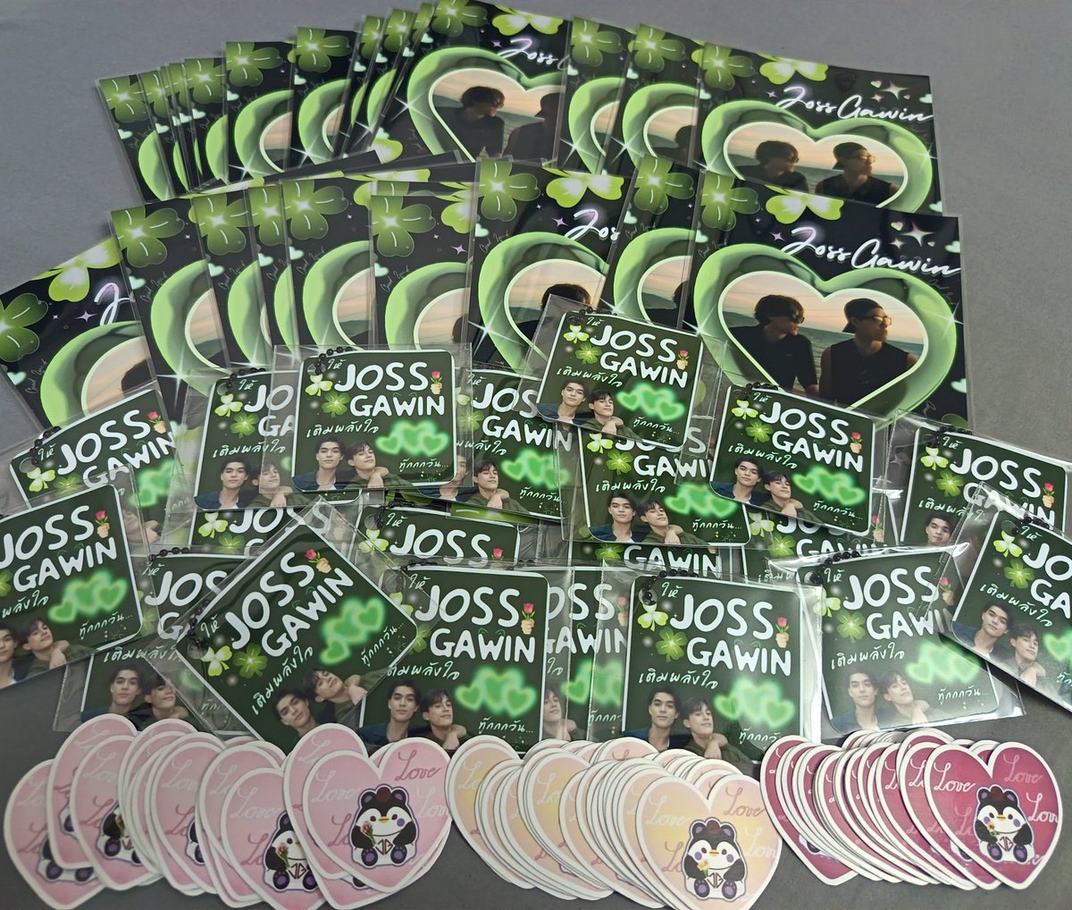 SaeSaeeeeeee's tweet photo. Giveaway​ มาแล้วค่ะ

💚Postcard 30​ ชิ้น​
💚​Photo​ Keyring 20​ ชิ้น​
💚​Sticker​ 60​ ชิ้น

เค้าพร้อมแจก​ พร้อม​ยัดใส่มือ😆💖🫶🏻

#JossGawin​
#JossGawinConcert https://t.co/pqnXUFlm5B