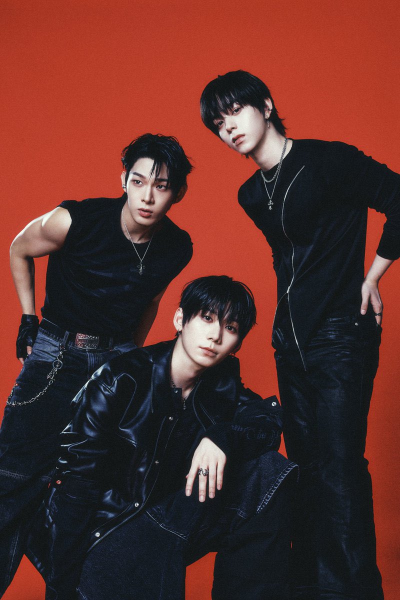 PopPlanet_'s tweet photo. AHOF Builds Excitement with Second Unit Concept Photos for ‘RUN TO YOU’.

#AHOF #아홉 @AHOF_official https://t.co/6AgGSWUfcB