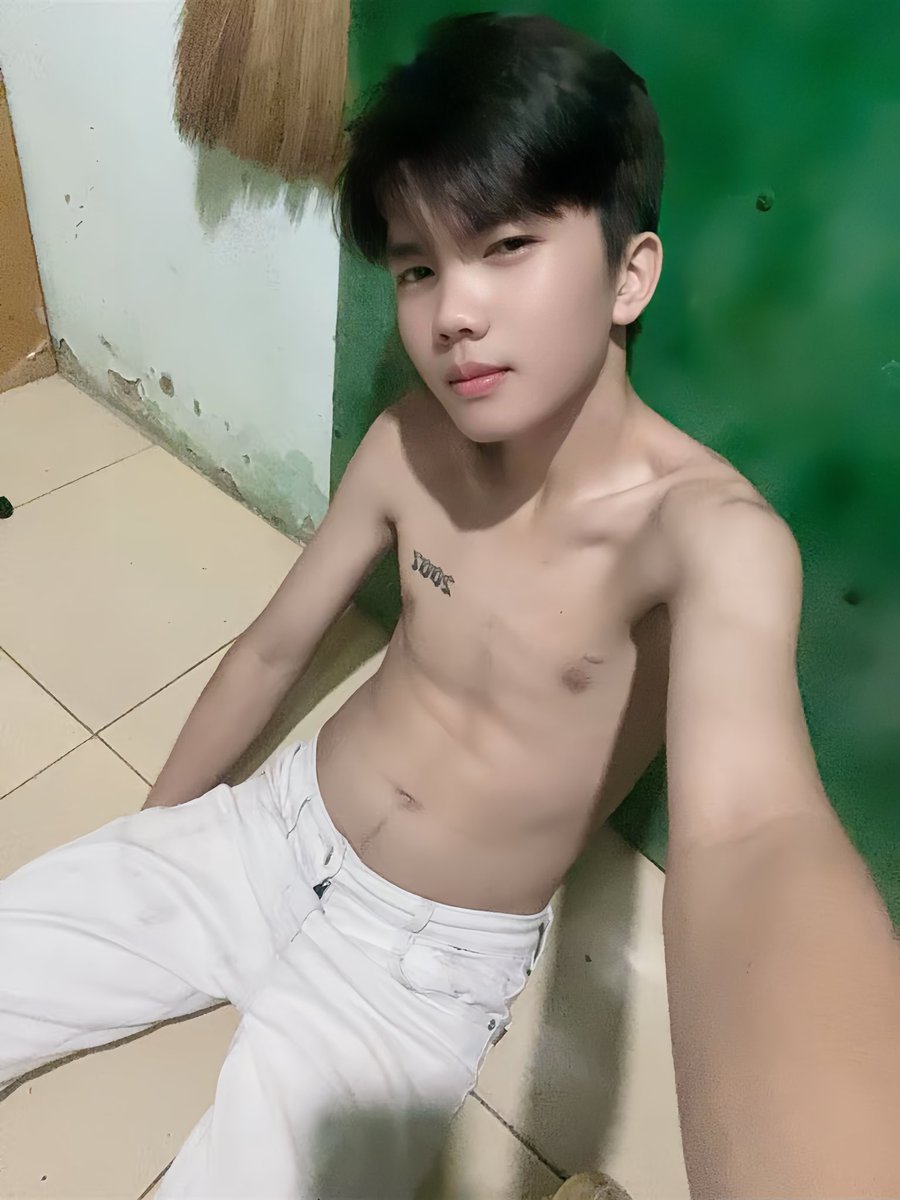 shinnvv2k7's tweet photo. Tối qua ngủ với anh nè emmm iu https://t.co/wCzc2W0Fon