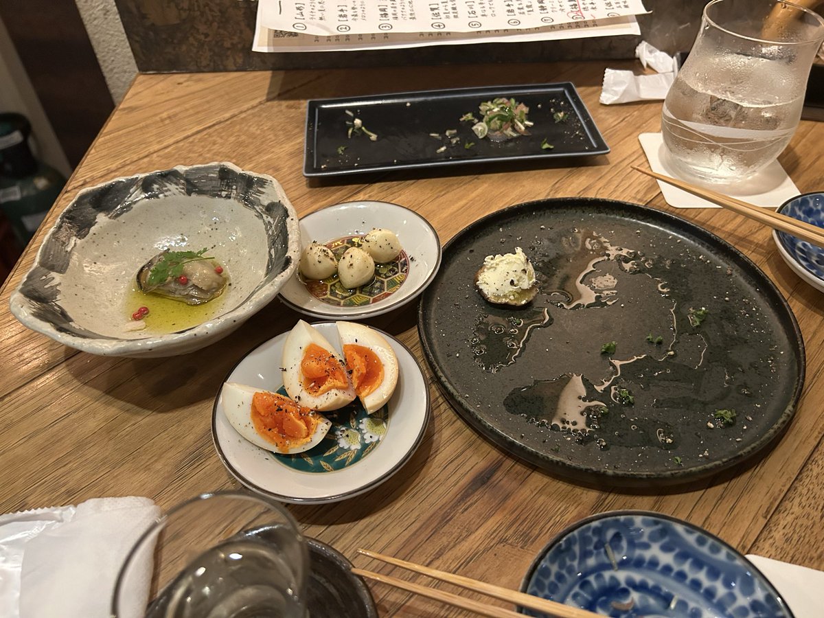 momen_1T_maido's tweet photo. #がじゅむなーの狂宴2026in京都
がじゅまるさんのオススメにもあったお店に来ています！５人で！
日本酒、美味しいです！
燻製は、食べちゃったけど、あげておきまーす！ https://t.co/olJnz1nAtm