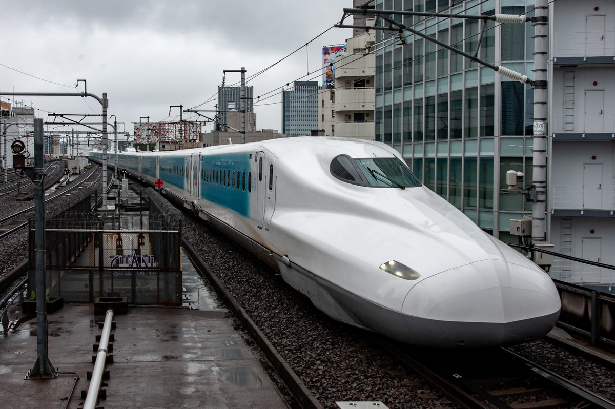 sugi3750's tweet photo. 今日の名古屋駅
G47編成 ディズニー新幹線
T5編成 ドクターイエロー https://t.co/txn8fnd5Z0