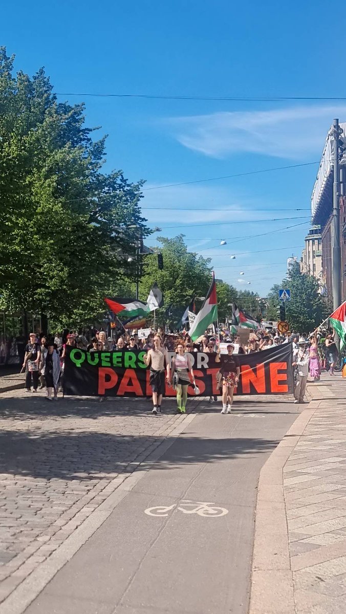 MatiasTurkkila's tweet photo. Pride kielletty juutalaisilta, mutta Queers for Palestine näemmä käy. https://t.co/cO89EwNDuk