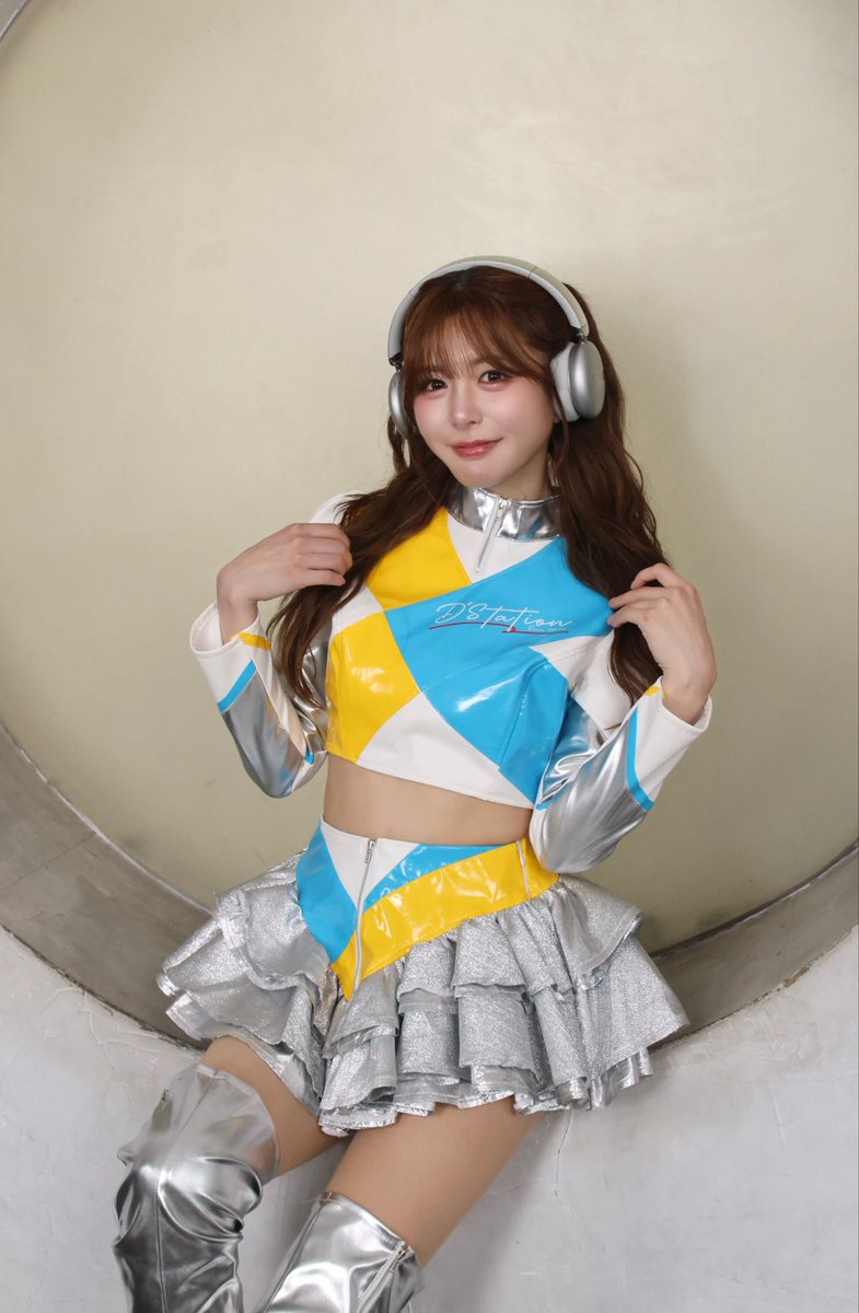 kotone_dayo_'s tweet photo. 今日はフレエンGT夏コスお披露目撮影会ありがとうございました🥰💓

台風で来るのも不安だったはずなのに、それでも駆けつけてくれたみんなには感謝しかありません🥹✨

キャンセルがたくさんあったって聞いてたから、「誰も撮りに来てくれなかったらどうしよう😖」って不安だったけど、その不安も忘れちゃうくらいたくさんお写真撮ってもらえて嬉しかったよ〜🥺💗

声出なくて全くお喋り出来なくてごめんなさい😭😭早く喉治します！！💪

今日は本当にありがとうっっ🫶🏻💕

次は…
💚8/12 スマスマライブ
👘8/15 フレエンオフ会付き浴衣撮影会

みんなに会えるの楽しみにしてるね〜っ🥳
