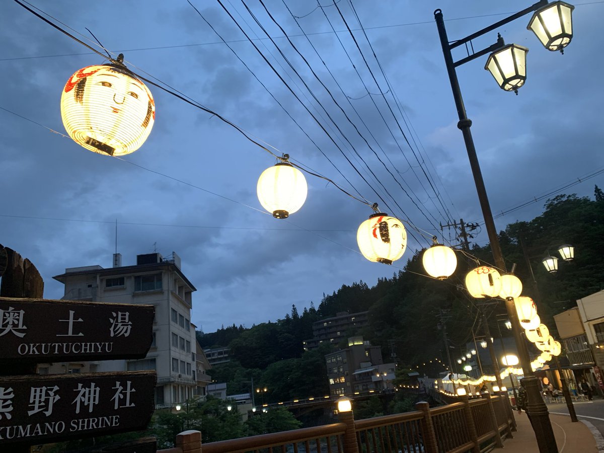mmnfchan's tweet photo. 温泉入ってたら花火上がってハッピーでした https://t.co/6vVc9FWfXw