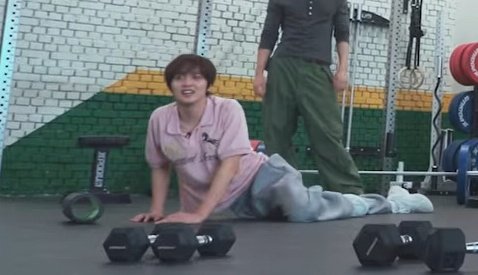 haephilia's tweet photo. low battery mode https://t.co/9IZiyqFQuu