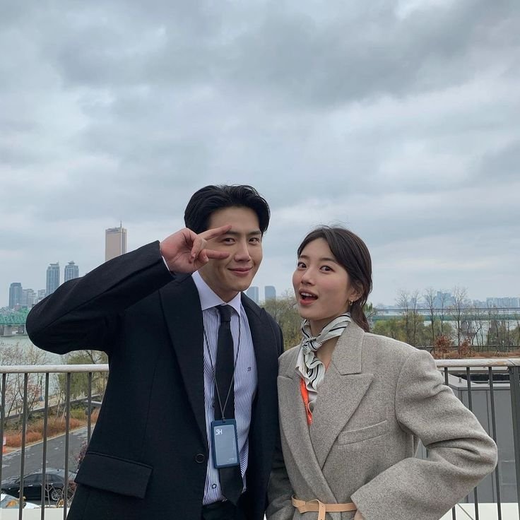 cintalibur's tweet photo. Katanya couple-couple #kdrama ini kehalang genre. Jadi, banyak yang ngarep bisa endgame di drama lain.

Kalian setuju ga? Atau ada couple lain di pikiran kalian yg wajib endgame juga? GAS SPILL GESS! ( bertanya sambil nyanyi The One that Got Away ) ☺️🤚 https://t.co/mvGEd1vT7g