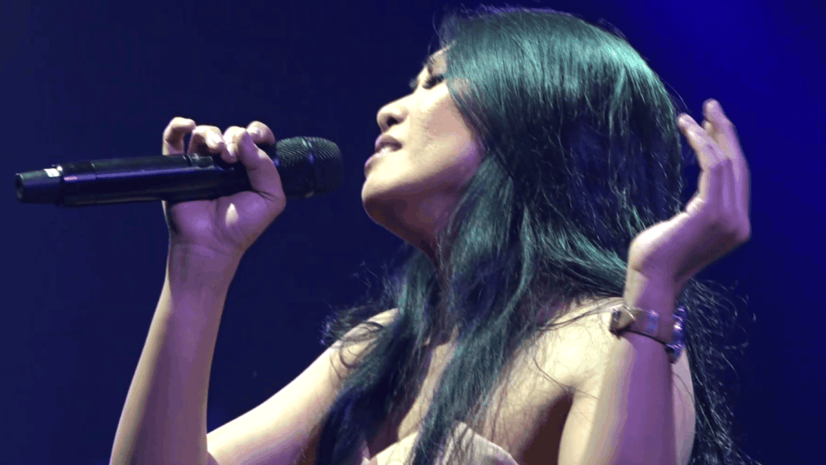GiulioColapinto's tweet photo. Visiting my Channel <Live Music in the World> on 'YouTube'
ANGGUN - "Un-Break My Heart" (by Toni Braxton)
Live <Hitman David Foster and Friends> Karanganyar, Indonesia (2018)
https://t.co/DjIayfi5UP https://t.co/d42rP16yET