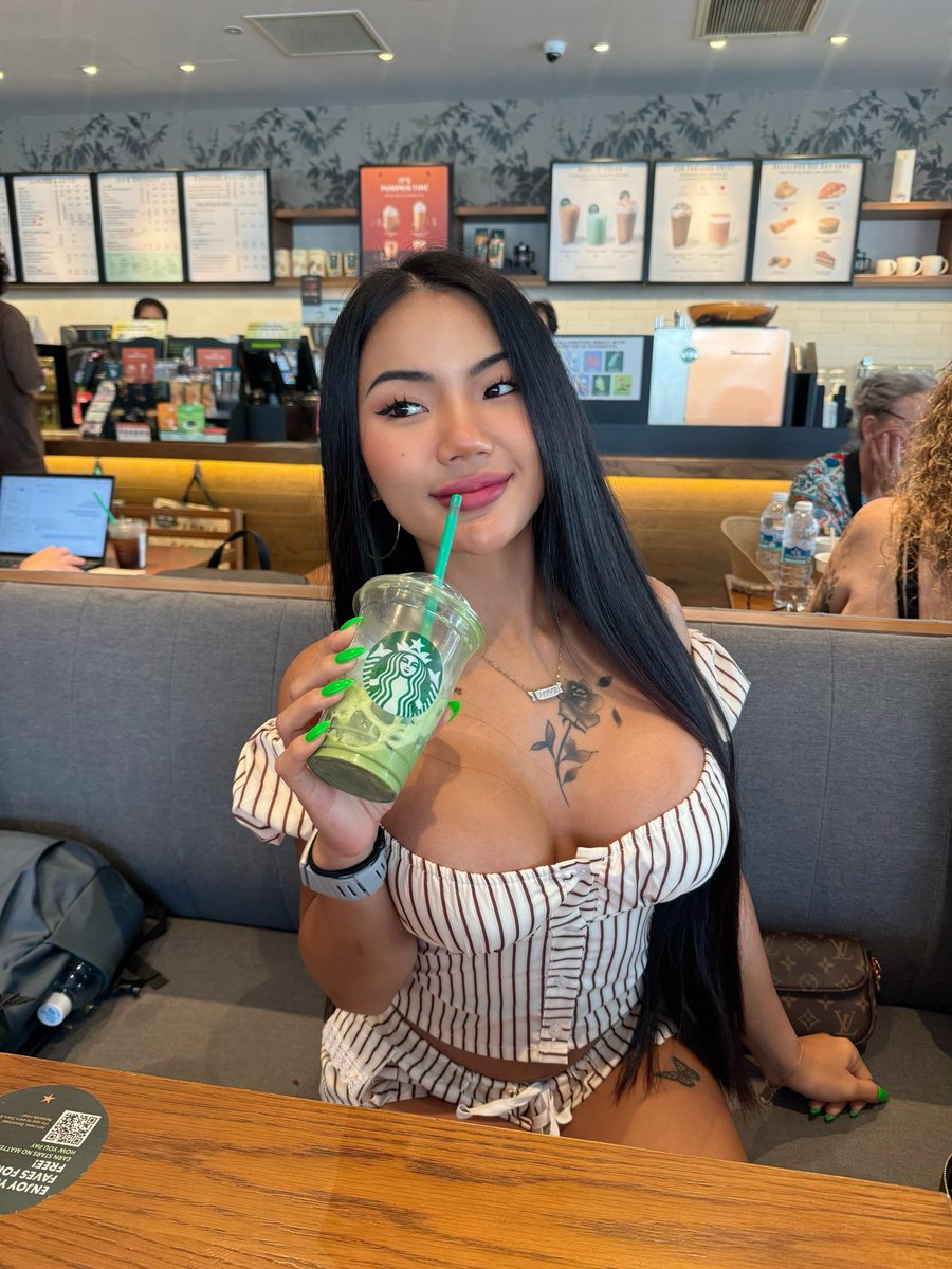PraewBabe tweet picture