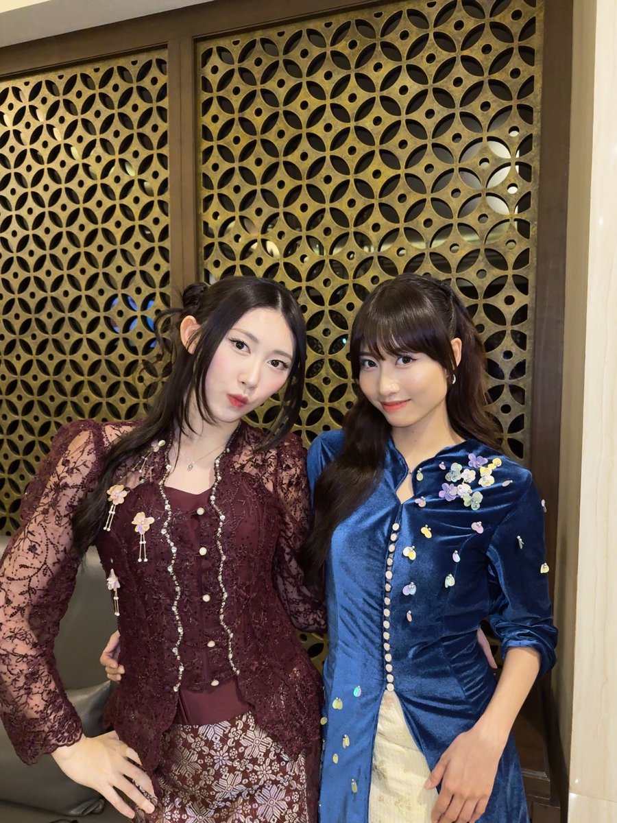 gamasgamchulll's tweet photo. #JessMuth
thank you so much duo dynamic-ku! ❤️💙
@C_JessiJKT48 @A_MutheJKT48 https://t.co/wrMPAHZhty