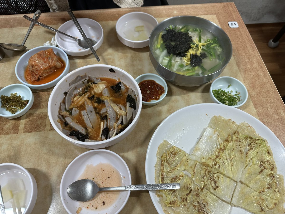 sinjofme's tweet photo. 오늘 본 세 집 중에 두곳을 최종 후보로 선정하고 일순위인 곳에 소심하게 흥정을 걸어둠 쉽지 않네 https://t.co/ePMHCS9JI9