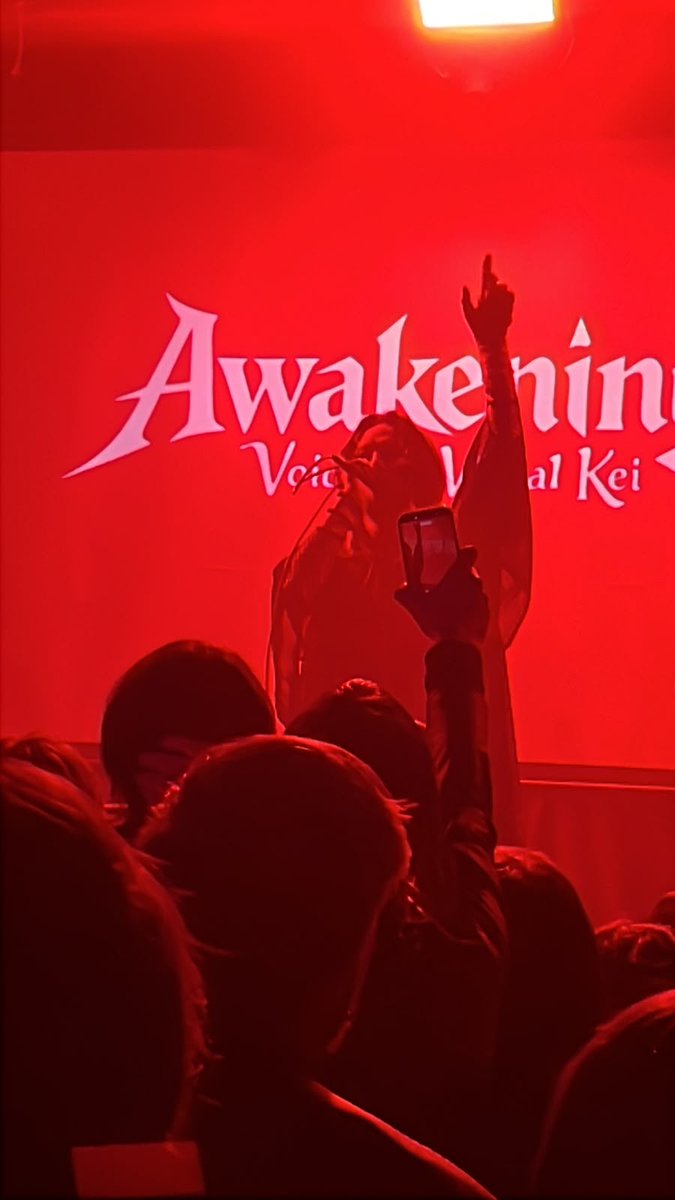 pipi_w_'s tweet photo. Le dije a mi papá que le sacará fotos a tsuzuku, saco solo esta y encima se fue para atrás de todo 💔 https://t.co/Z6RmYSxG61