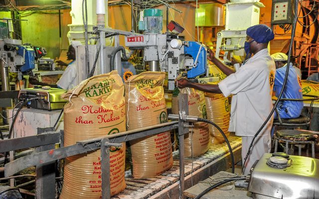 aniku_jakii256's tweet photo. @UGgov is keen to adding value to Ugandan products rather than exporting them raw. 
#GoldenPosts #Industrialization @GovUganda #UgandaTransformation @GCICUganda @mtic_uganda
@KagutaMuseveni @ChiefMuzzukulu https://t.co/0BGibR5BDw