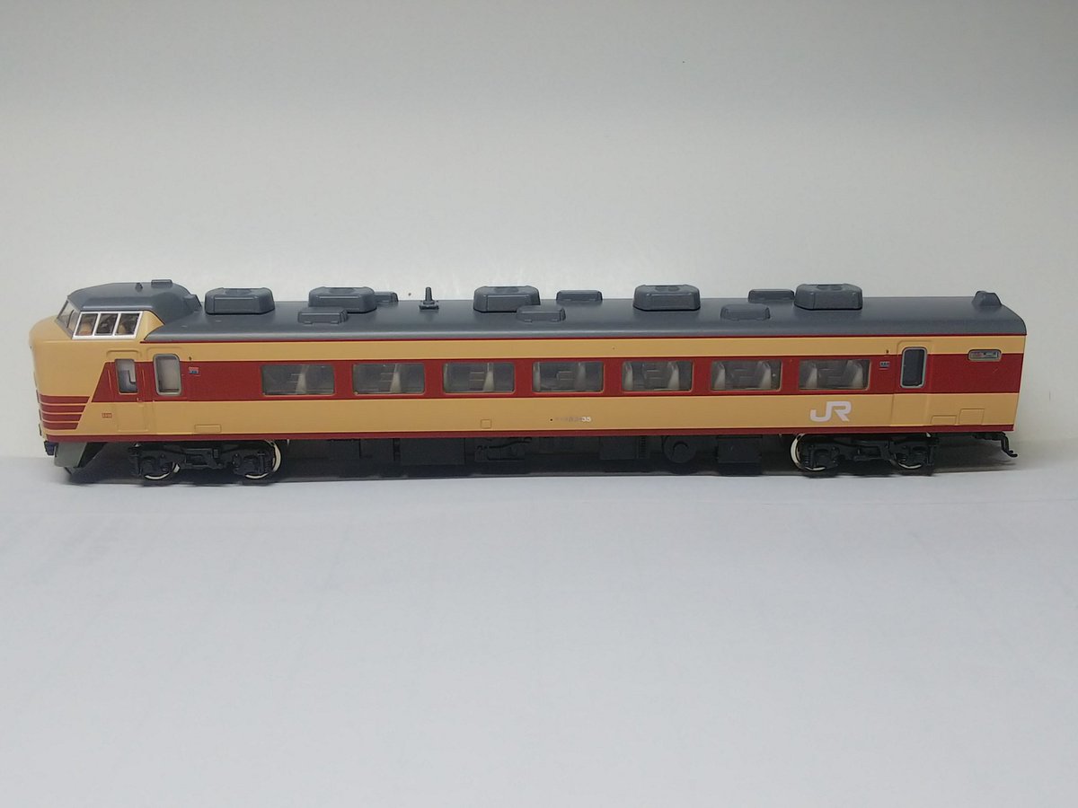 keno103115's tweet photo. 模型作業、JR京葉線の続きで昨年ポポンデッタで入手したKATO183系0番台をJR仕様として整備。以前、ホビセンで販売されていたグレー屋根パーツセットに交換、愛称幕をLED化、JNRマーク削除とJRマークの転写、製品のクハ183-7～はサロ以外、平成6～7年に廃車されているのでクハ183-35～に改番して完成。 https://t.co/YbKqBpDof9