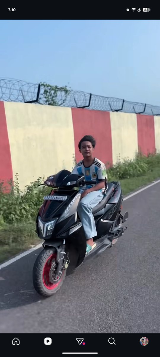 Dhun655's tweet photo. @assampolice @dibrugarhpolice underaged boy without helmet https://t.co/X6nNQ6Jpzd