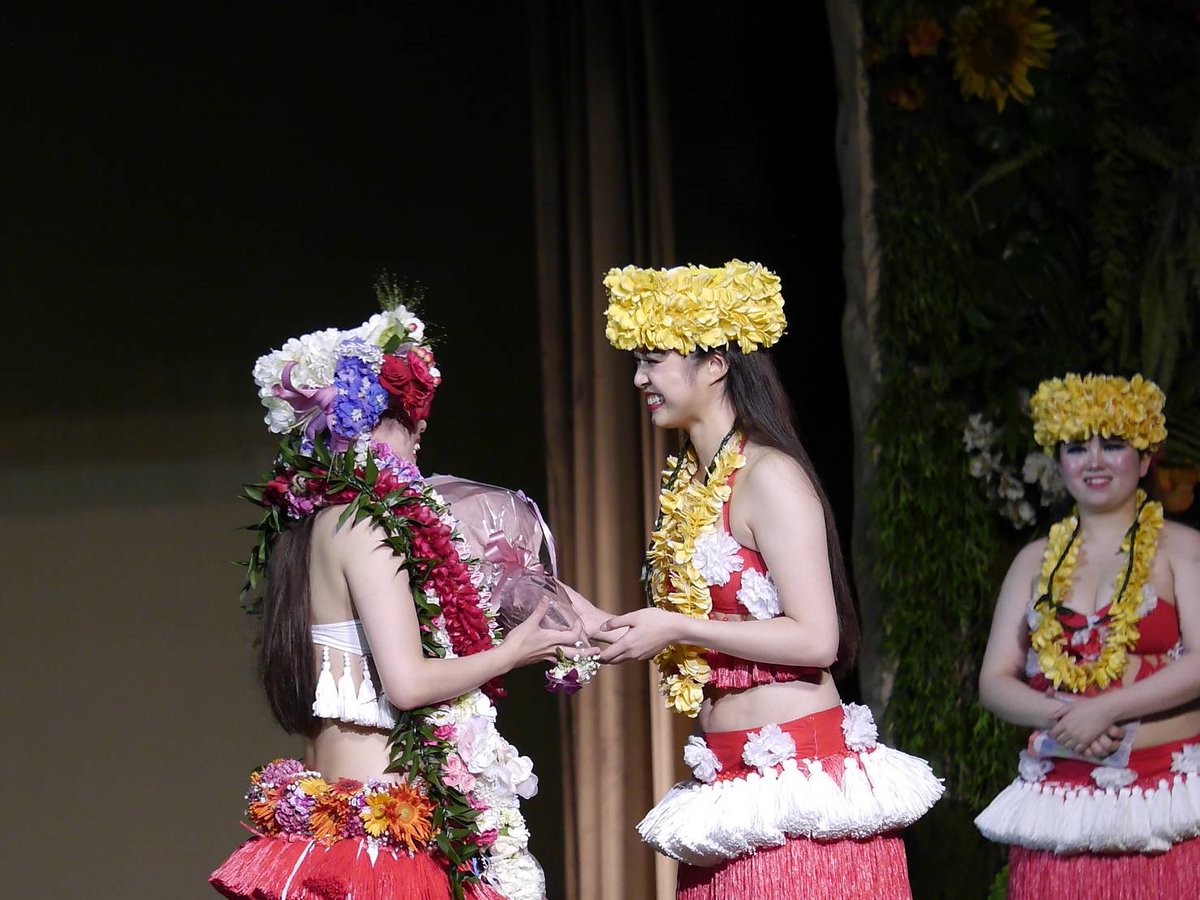 srh_staff's tweet photo. レヒヴァ由妃さん、約8年間お疲れ様でした🌺.*･ﾟ✨️ https://t.co/WHf14gtQ24