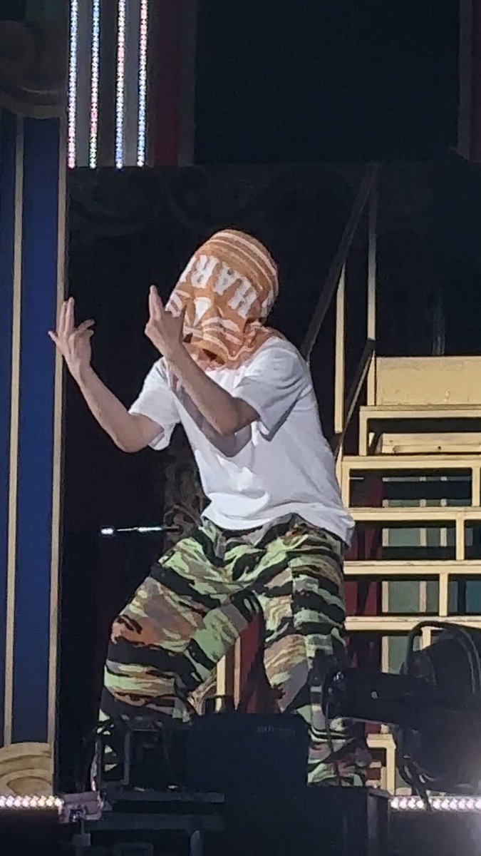 haruchan_331's tweet photo. 「そんなみんな撮ってくれてるんだ、へー(微笑)」
↑メロい、と思った数秒後にはコレなのまじで何❓❓❓
 #超特急がESCORT https://t.co/J2aFhU1wQX
