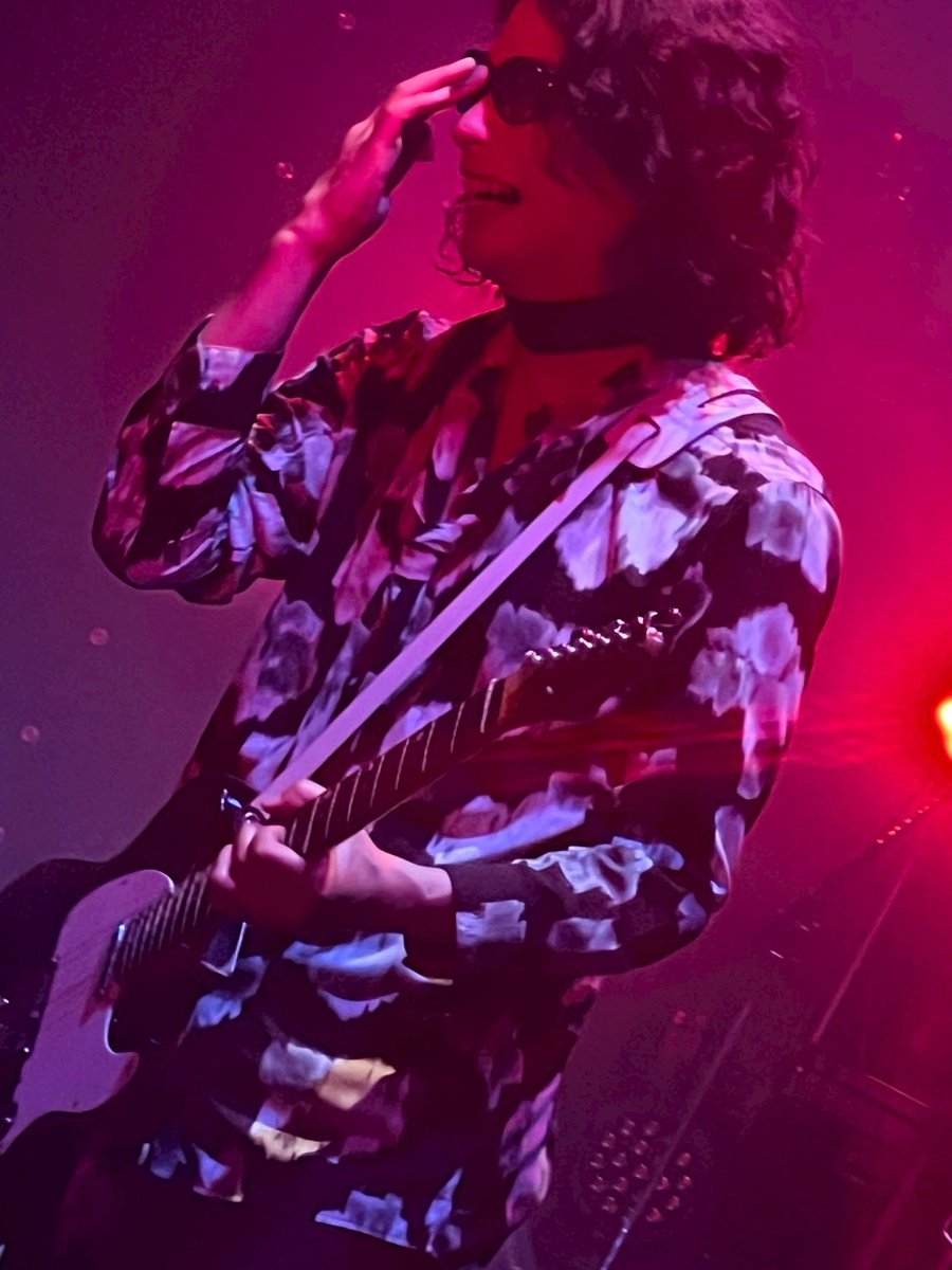 Gomitakashi53's tweet photo. 森友の地元広島〜
台風も吹き飛ぶような熱い夜をありがとう！

#TBOLAN #electro53 #五味孝氏
#トイプードル #無農薬野菜
#singthebesthitjourny47
#武道館 https://t.co/4UkXjZQwdy