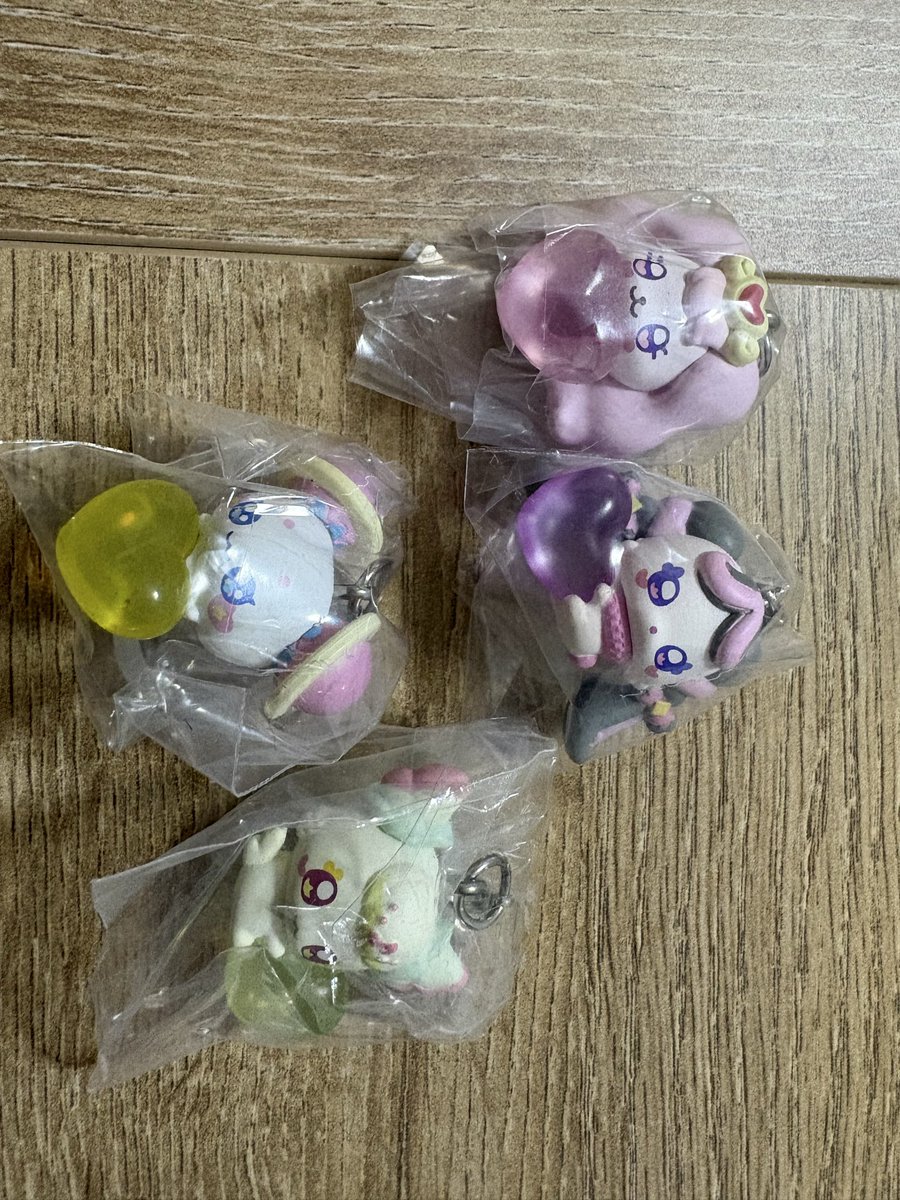 ruchandayo28's tweet photo. ［ 定価＋送料 ］で引き取ってくれる方いらしたら是非お声掛け下さい🥺🫱🏻‍🫲🏽
#めじるしアクセサリー　#プリキュア　#買取 https://t.co/KSrf7wPYXH