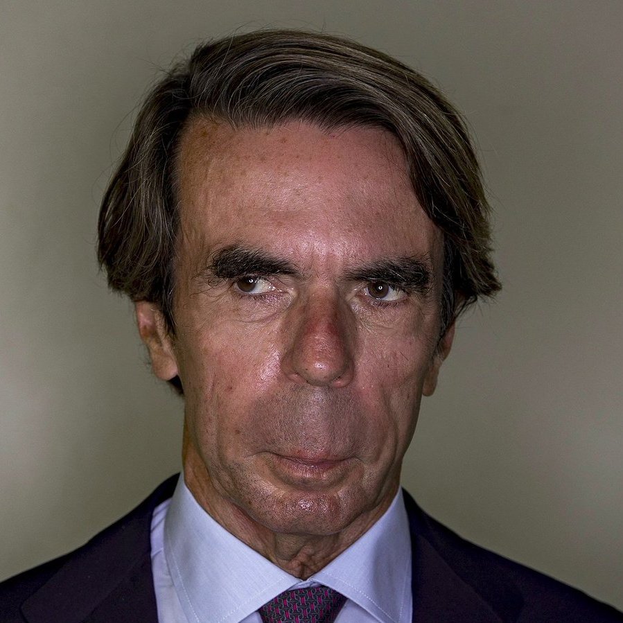 22gabrielus's tweet photo. 🎬 DELTARUNE LIVE ACTION - FAN CAST

• Número 1: José María Aznar as Carol Holiday https://t.co/2DWIUZ39BA