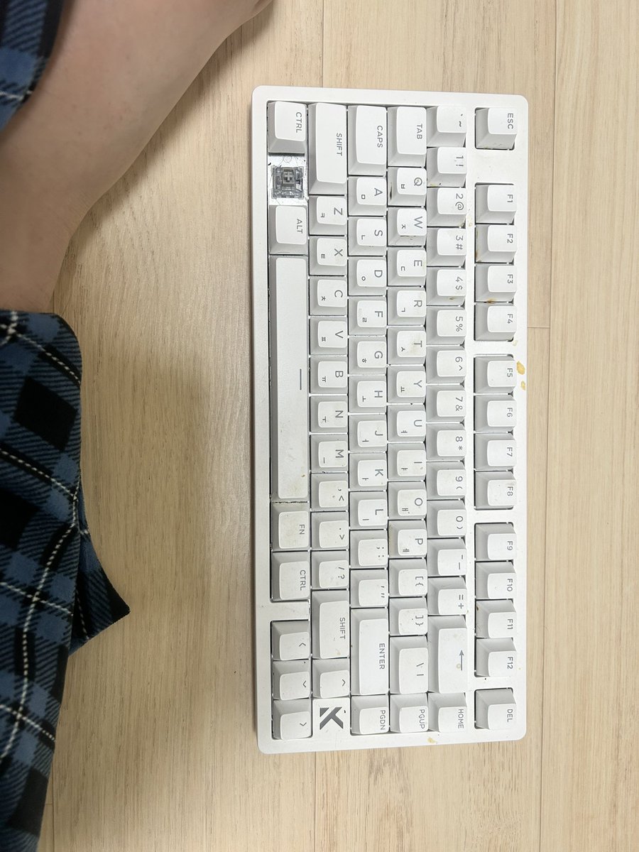 WAVE_powder's tweet photo. siii바 동생아 나함태 뭘시킨거니…. https://t.co/ijlgvFSh4U