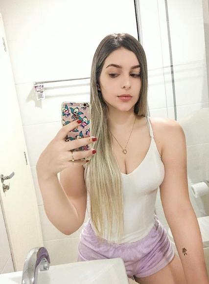 elomexi's tweet photo. por qué leerme cuando podrías verme? https://t.co/7UQHojct2i