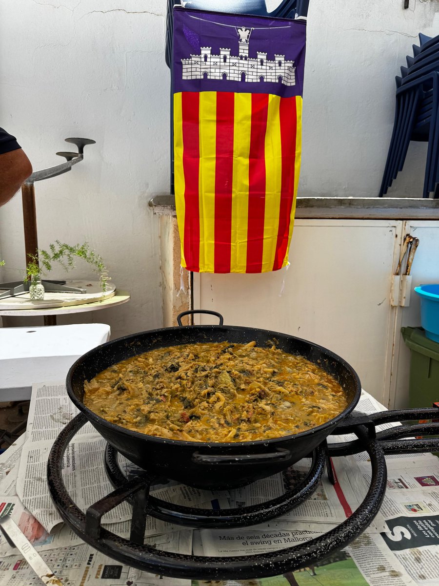 EsBornMolinar's tweet photo. ¿Las Sopas Mallorquinas o los Mititei?
Contadnos en los comentarios 👇
¡Hasta la próxima edición!
AAVV Es Born d’es Molinar
#Gracias #EsMolinar #PalmaDeMallorca #Mallorca #VecinosUnidos #GastronomiaMallorca #SopasMallorquinas #Mititei #FusiónGastronomica #EventosPalma #Barrio https://t.co/tV5xfIOMAt