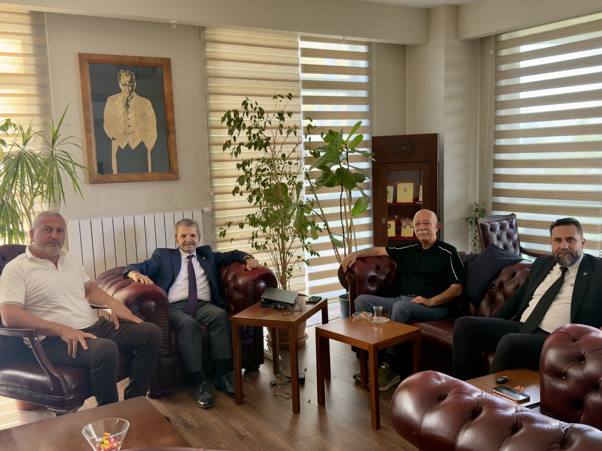 Feridun_Bahsi's tweet photo. #bayrakaçıyorum mitingi öncesi #bahşi̇hukukbürosunda   27. Dönem Adana Milletvekilimiz @ismailkoncuk  Sanayici @iyiparti teşkilat koordinatörü @recepgungor @iyipartidosemealti İlçe başkanı @AliÖzbey ile bir araya gelip sohbet ettik… https://t.co/mQFUHLpfYg
