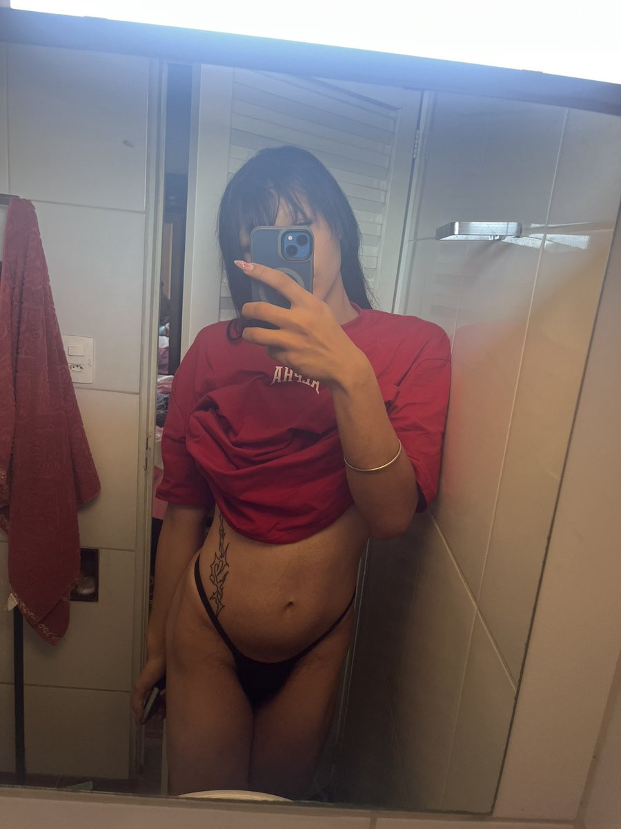 clbHelo's tweet photo. to me achando gordinha vei 🥺 https://t.co/9WssnF3i3h