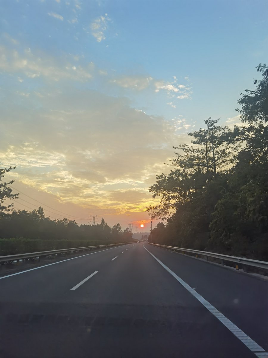 the_1st_wave's tweet photo. Road trip mode activated! Just left the city, heading for the mountain sunrise. Can’t wait to share the view tomorrow https://t.co/xLkVH7WBZe