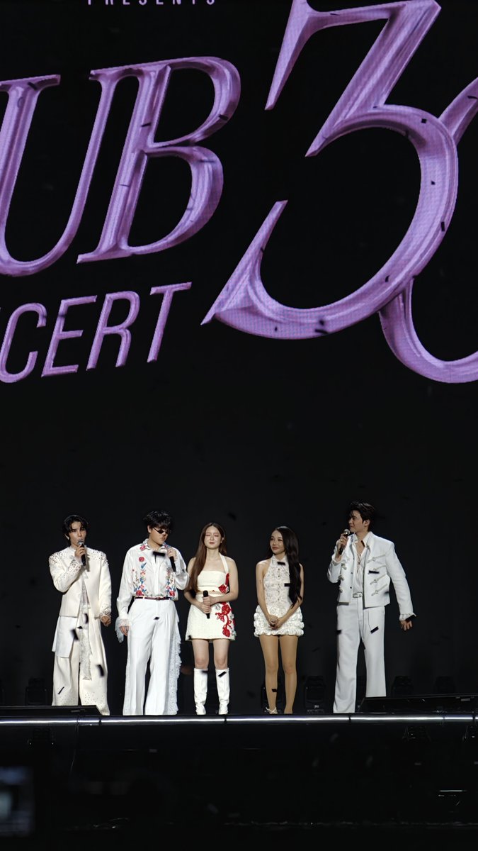 kdotti___'s tweet photo. อยากเขียนโพสขอบคุณทีมงาน @LOVEiS_SHOWBiZ ทุกคนที่ช่วยเหลือเทคแอคชั่นกับสิ่งที่เกิดขึ้นจนทำให้เราได้ดูคอนจนจบงานค่ะ ก่อนจะเล่าเรื่องทั้งหมดอยากบอกอีกครั้งว่าไม่ใช่ความผิดของทีมงานเลยนะคะ คอนเสิร์ตวันนี้ดีมากๆเลยค่ะ

#CLUB30CONCERT_DAY1 
#CLUB30CONCERT
#LOVEIS https://t.co/O07wOd8taW