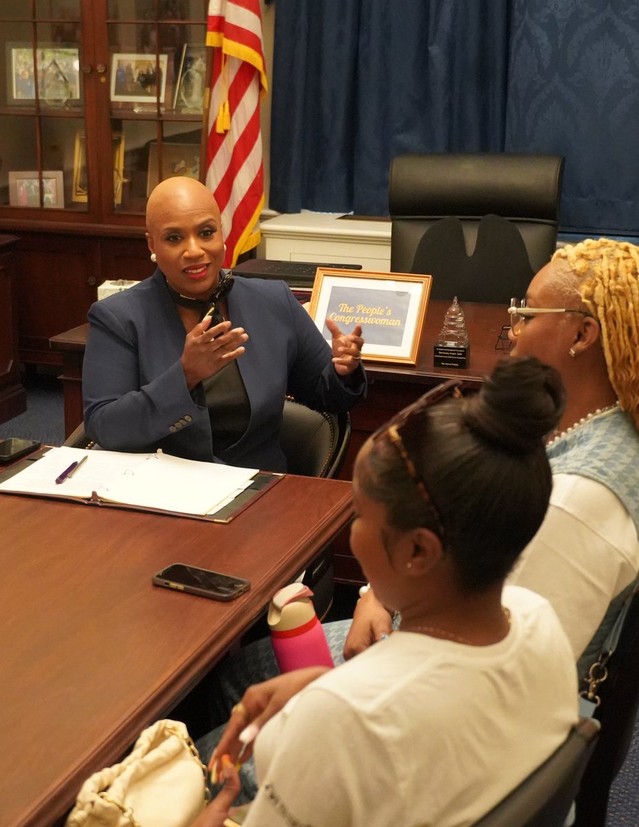 Congresswoman Ayanna Pressley tweet media