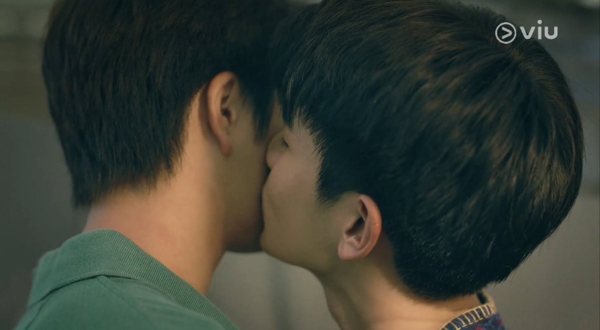 GeminiFourth_CC's tweet photo. : นั้นมันเวลาให้เพื่อน
: แล้วกูใคร

/ สถานะไหนไม่รู้ รู้แค่ว่า...หอมกันชื่นใจมากก💓💓💓

#TicketToHeavenEP5 https://t.co/qDNfyB6dAS