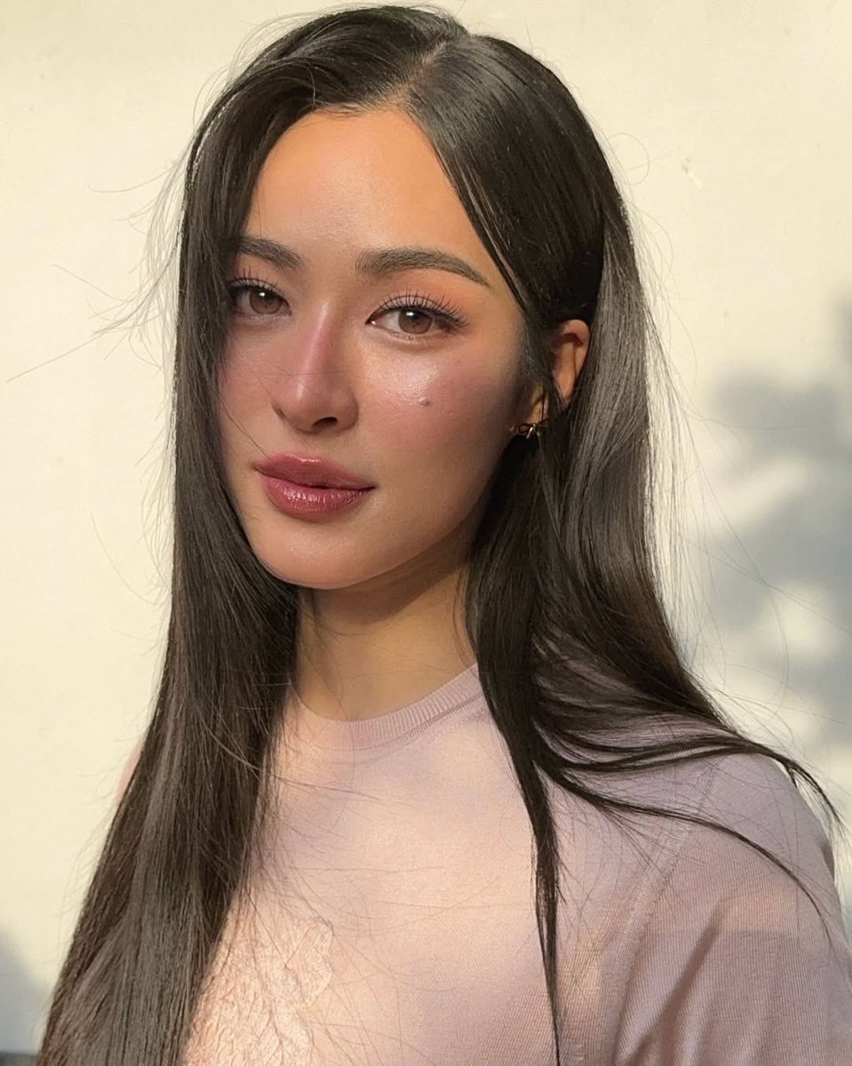 Linglingkwong_Official ชน์ tweet media