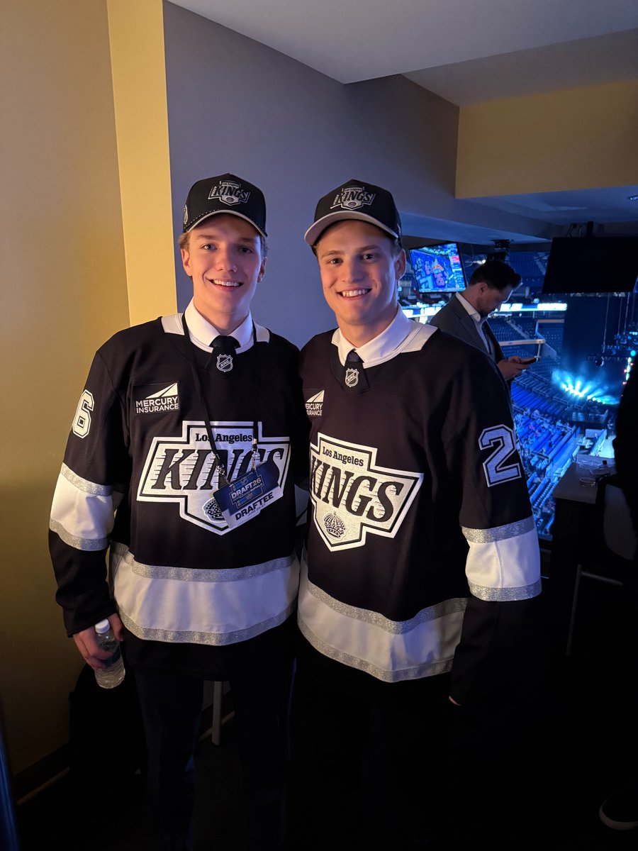 FriarsHockey's tweet photo. FRIAR(s) https://t.co/f1Txa4ewqK