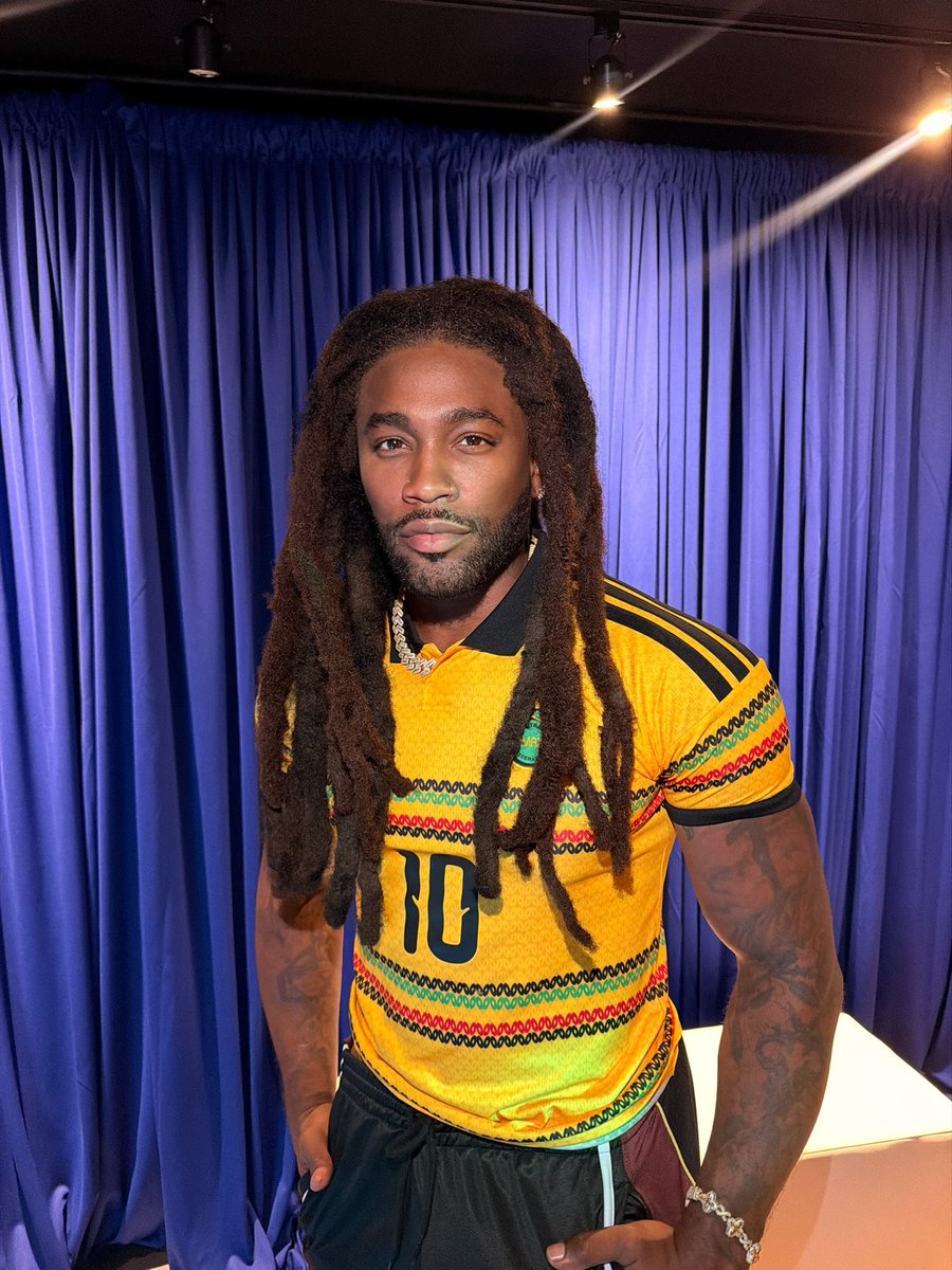 KellonDeryck's tweet photo. Wig party last night so I had to show my roots🇯🇲 https://t.co/YTYnmFLkgC