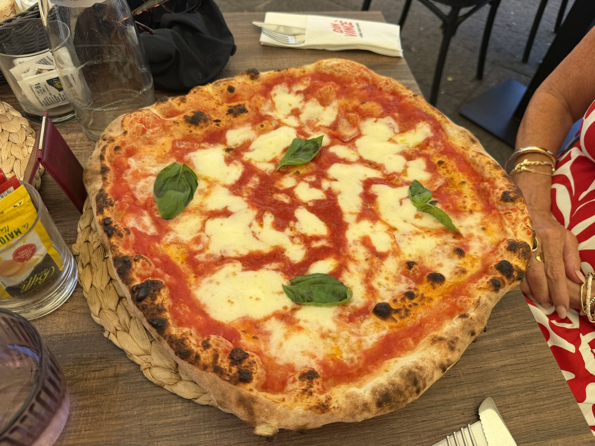 hikingshawty's tweet photo. today i walked seven miles around catania, sicily, and i had pizza for dinner <3 https://t.co/fQ7zk5xCrO