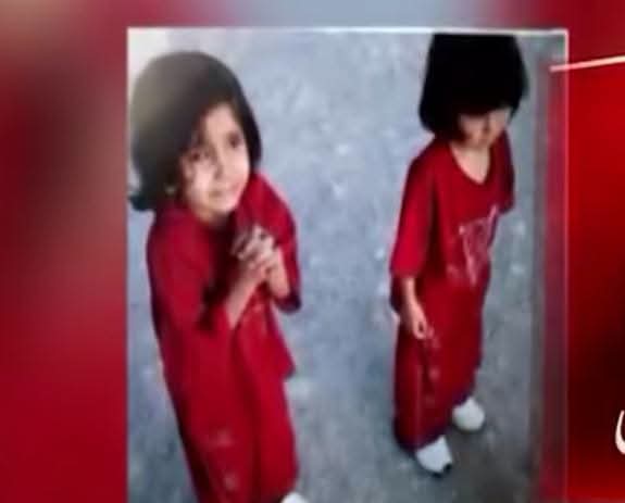 Markhorr313's tweet photo. کراچی ناظم باد کا علی جمیل اپنی فیملی کیساتھ بلوچستان پکنک پر گیا۔ ان کیساتھ دو معصوم بچیاں بھی تھیں یہ فیملی کوئٹہ جاتے ہوئے مستونگ میں گوگل میپ کی وجہ سے راستہ بھٹک گئی اور دشت کے علاقے کھنڈ پہنچ گئی۔ جہاں پر ماہرنگ بلوچ کے محروم و مظلوم بی ایل اے کے دہشتگردو نے ان پر گولیوں کی بوچھاڑ کردی۔ علی جمیل موقع پر جاں بحق ہوگیا اس کی اہلیہ شدید زخمی ہے البتہ بچیاں معجزانہ طور پر بچ گئی ہیں

ماضی میں صفیان کرد جب فورسز سے لڑتے ہوئے ہلاک ہوا تو ایمان مزاری نے آن کیمرہ اس کو دہشتگرد ماننے سے انکار کردیا بلکہ موقف اختیار کیا کہ اس کو دہشتگرد نہ کہا جائے کیوں کہ اس کے ہتھیار اٹھانے کے پیچھے ایک کہانی ہے۔ اور وہ کہانی ایسا راز ہے جو ایمان مزاری آج تک نہیں بتاسکیں۔

بلوچستان میں مسئلہ نہ حقوق کا ہے نہ محرومیوں کا ہے ۔ ورنہ کراچی کا یہ خاندان نہ اجڑتا۔ انہوں نے تو کسی بلوچ کے کوئی حقوق غصب نہیں کررکھے تھے۔ 

بلوچ روایات میں مہمانوں کیلئے جان دینے کے واقعات تو ہیں لیکن جان لینا بلوچ روایت نہیں ہے۔ خواتین کو آنکھ اٹھا کر بھی نہ دیکھا بلوچ روایات میں ہے لیکن خاتون پر بچیوں پر گولیام برسانا بلوچ روایات میں نہیں ہے۔

بلوچستان میں پاکستان اور اینٹی پاکستان عناصر آمنے سامنے ہیں۔ ماہرنگ بلوچ بی ایل اے جیسے دہشتگردوں کو سپورٹ کرتی ہے اور اس کا ثبوت مارخور آپ کو یوں دے رہا ہے کہ ماہرنگ بلوچ کی تنظیم بی وائی سی اس واقعے کی مذمت نہیں کرے گی۔ بلکہ زکر تک نہیں کرے گی۔ اختر مینگل صاحب جو ٹویٹر سردار کے نام سے مشہور ہیں وہ ایک بھی ٹویٹ نہیں کریں گے۔

کیونکہ یہ دہشتگردی بی ایل اے نے کی ہے اور جہاں مینگل صاحب ان کیلئے دعائیں کرتے ہیں وہاں ماہرنگ اور ایمان مزاری جیسے عناصر ان کو مظلوم بناکر پیش کرتے ہیں۔ 

مارخور اس واقعے کے ہر ایک زمہ دار کو پاتال سے بھی نکال کر لائے گا اور پورا پورا انصاف ہوگا۔ لیکن لازم ہے کہ قوم حقائق سے باخبر رہے کہ حقوق کے نام  پر کون دہشتگردوں کا سہولتکار