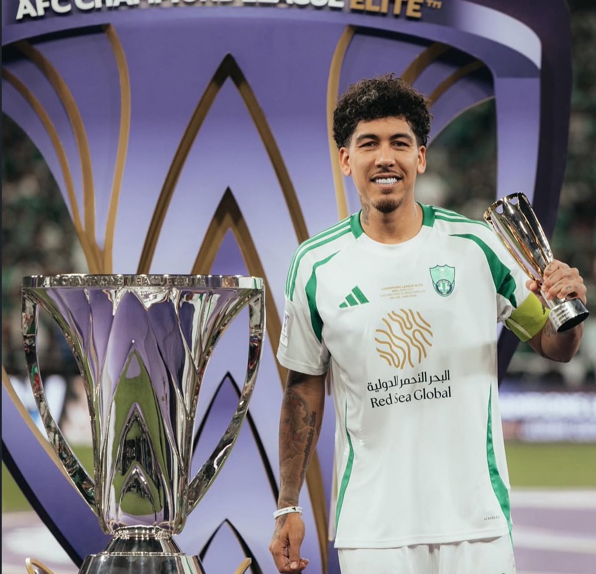 alhassan_q's tweet photo. كيف ياخي تقربع افضل لاعبين عندك في اكبر بطولات الموسم ثم تجيب بدالهم اسماء محد يعرفها ؟ اتقوا الله فينا يا جماعة الخير https://t.co/WVTCajaWT2