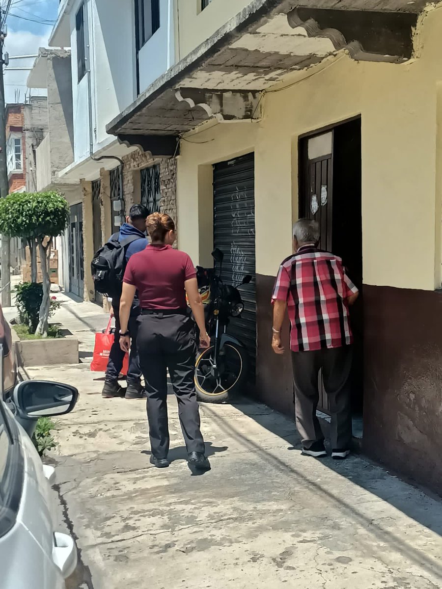 GeneroNeza's tweet photo. #RedVecinal 🏘️ | 

Elementos de Prevención del Delito y Participación Ciudadana, Atención a Víctimas y Policía Vecinal del sector 06 “Maravillas” 👮🏻‍♀️👮🏻‍♂️ realizaron una red vecinal este sábado, escuchando peticiones y fortaleciendo la seguridad con la comunidad.

#PorAmorANeza https://t.co/NzfTq41OIg