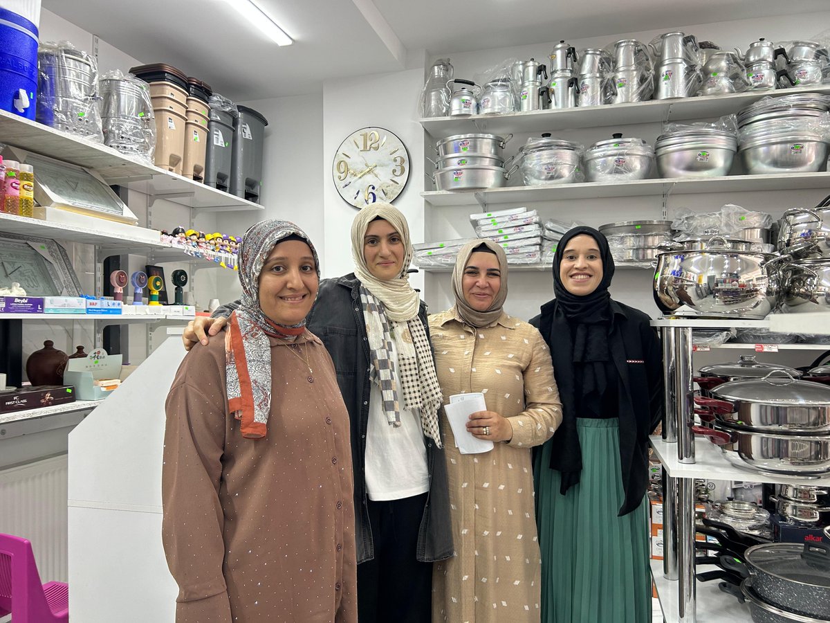 akkadinsultangi's tweet photo. Ziyaretlerimiz kapsamında kıymetli komşularımızla hasbihal ettik, talep ve önerilerini dinledik. Samimi sohbetlerimizle gönül köprülerimizi güçlendirirken, AK Ailemizi yeni üyelerle daha da büyüttük.
 Milletimiz için durmadan, yorulmadan çalışmaya devam ediyoruz. https://t.co/AfGoROU3Iw