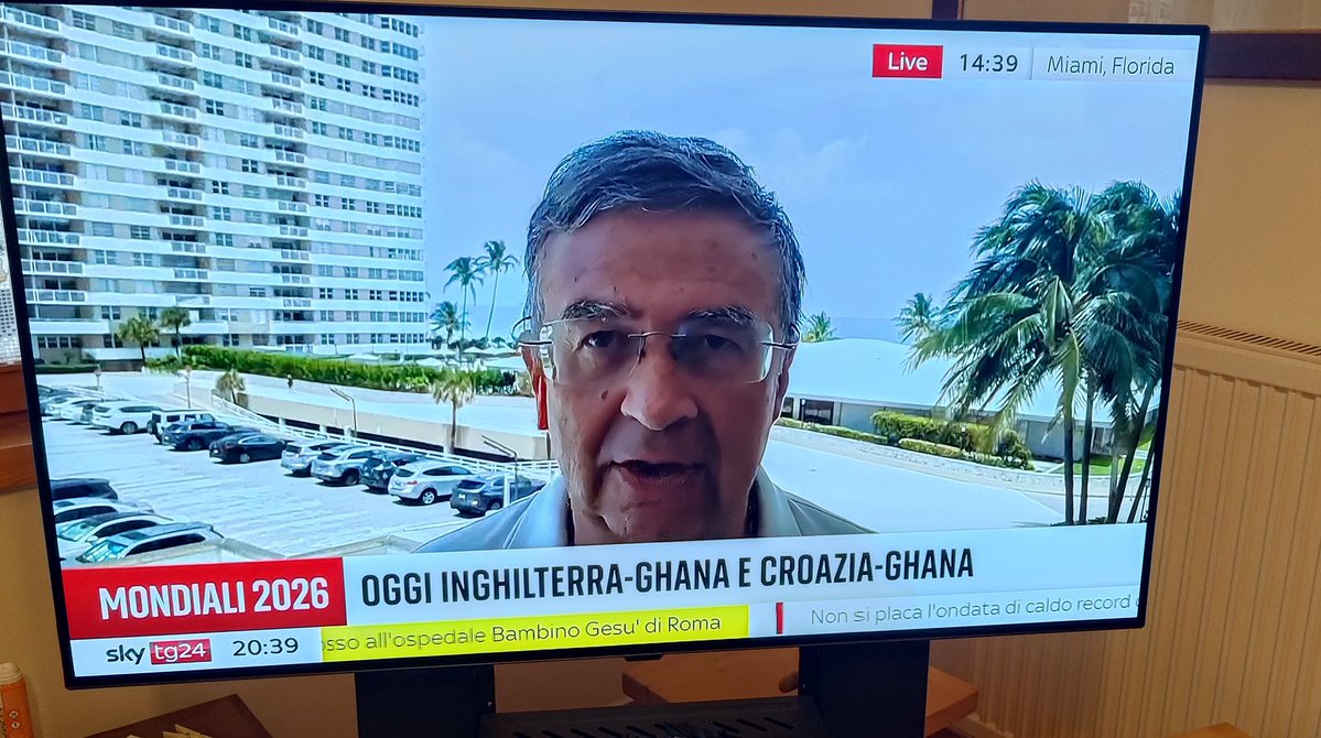 Claudio_293's tweet photo. #MondialiUSA
Non ci sono gli orari delle 2 partite ma immagino che siano differenti🙄🙄🙄
organizzazione perfetta!
🤣🤣🤣🤣🤣🤣🤣🤣 https://t.co/niEUoMQCN1