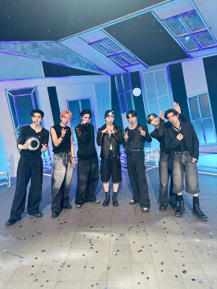 veyla1009's tweet photo. Let's post the OT7 tags here. 👊🏻

ENGENEs continue fighting for ENHYPEN’s artistic freedom and integrity and remain boycotting BELIFT until further change. 

#Fairness_And_Respect_For_SevEN 
#Monetary_Boycott_Of_BELIFT https://t.co/HH0mbnBRO2
