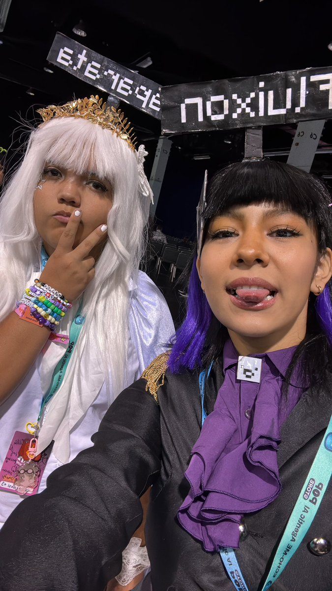 nerdyzzz's tweet photo. at vidcon wbu? ✌️ https://t.co/3SC4cZEBoX