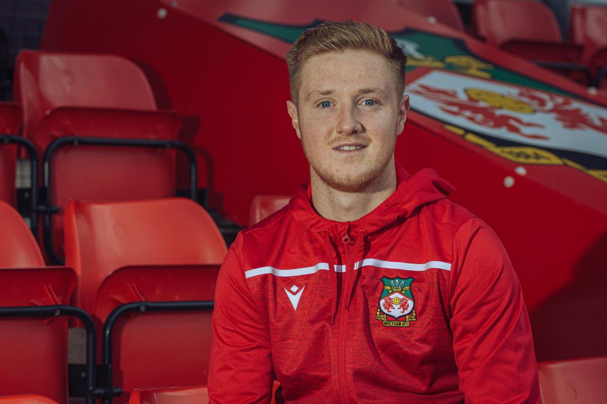 XtraLeicester's tweet photo. Leicester are interested in Wrexham attacking midfielder Davis Keillor-Dunn 

Sheffield Wednesday are also interested and will rival Leicester for his signature 

Via @AlexJPMiller https://t.co/MEo9jGPNfN